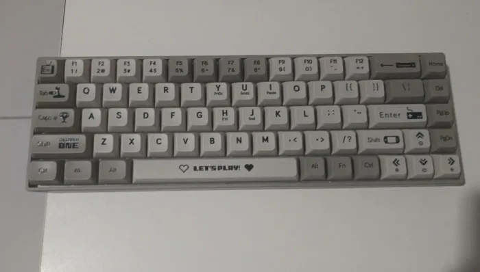 Teclado AJAZZ AK680 switch marrom 65% (versão com cabo)