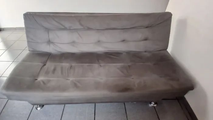 Sofá cama cinza - 3 lugares - ótimo estado
