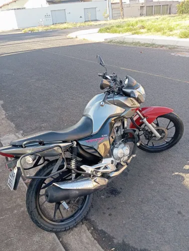 Vendo fan ano 2020 tá com 57 mil km pneus bons toda revisada 3° dono