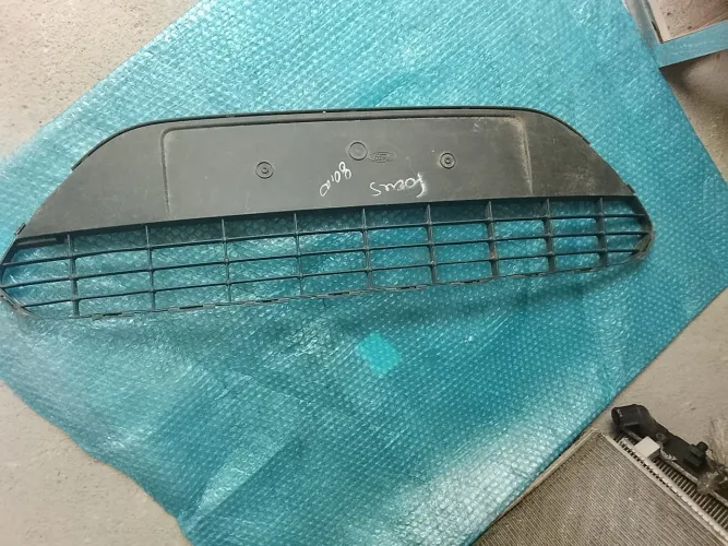 Grade do Focus inferior 2012