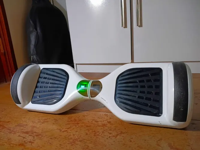 PROMOÇÃO! Vendo Hoverboard branco com led 