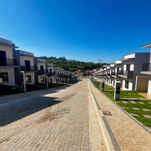 ? CASA COM VISTA E LOCALIZAÇÃO ESPETACULAR EM CONDOMÍNIO EM SÃO ROQUE/SP