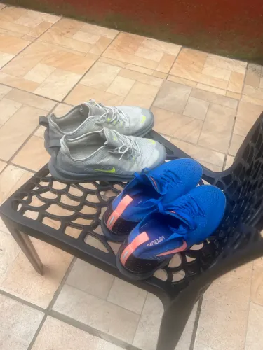 Tênis Nike os 2 pares 