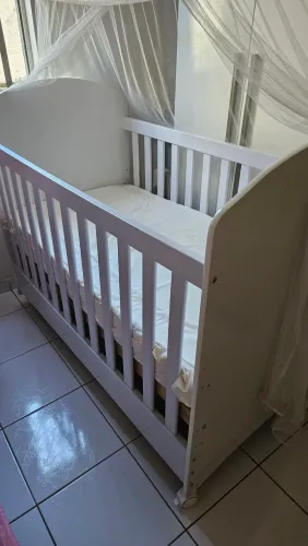 Berço/cama com colchão 