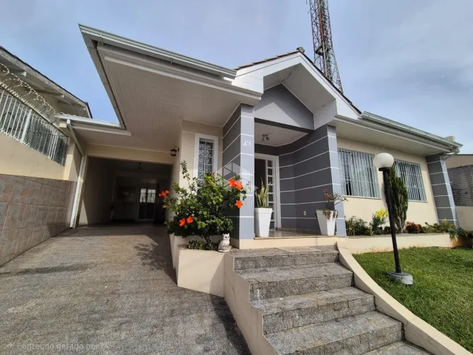 Casa Térrea com 5 dormitórios na Carvoeira