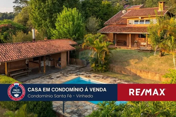 Vende-se casa com 4 dormitórios, mezanino, piscina e pomar no condomínio Vale de Santa Fé