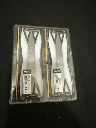 2x Memoria ram xpg spectrix d60g 8gb 3600mhz