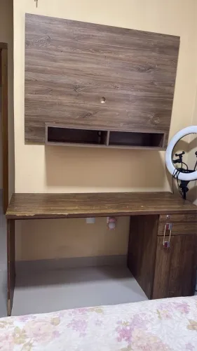 Vendo mesa e painel por R$ 150,00