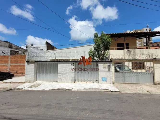 Casa Plana com 4 quartos à venda, 160 m² por R$ 480.000 - Centro - Fortaleza/CE