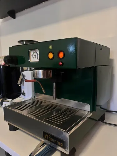 MÁQUINA DE CAFÉ ESPRESSO PROFISSIONAL PARA CAFETERIA OU USO DOMÉSTICO