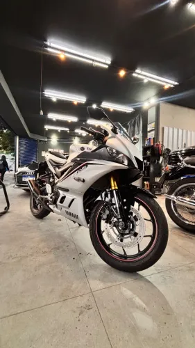 Yamaha R3, 321cc, prata