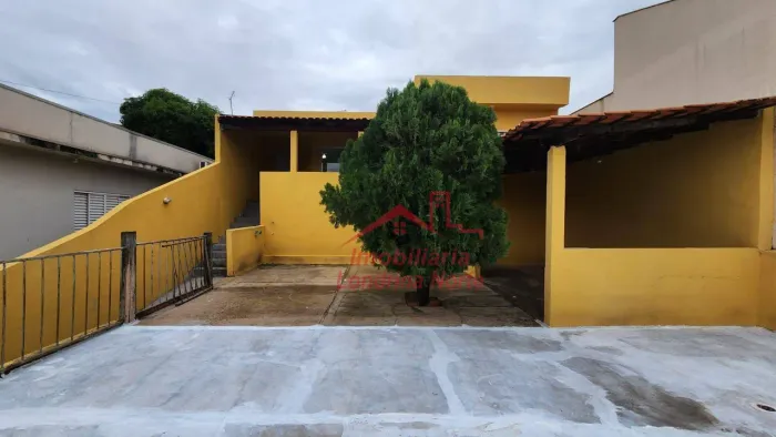 Casa com 4 dormitórios para alugar, 130 m² por R$ 1.950,00/mês - Jardim Paris - Londrina/P