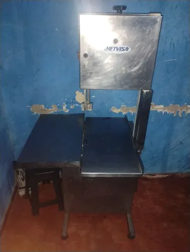 Máquina de serra inox açougue ótimas condições