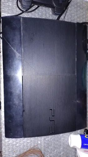 Vendo PS3 COMPLETO COM DOIS CONTROLES E JOGO NA MEMÓRIA 