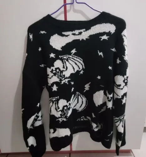 Sueter morcego, roupa alternativa