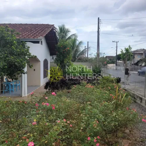 Casa à venda de esquina no bairro Vila Nova, Joinville, SC