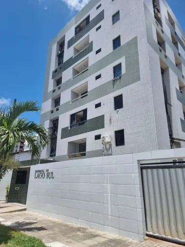 Excelente apartamento de 78m² a 100mtros da praia, prédio com elevador do lado banco Bras.