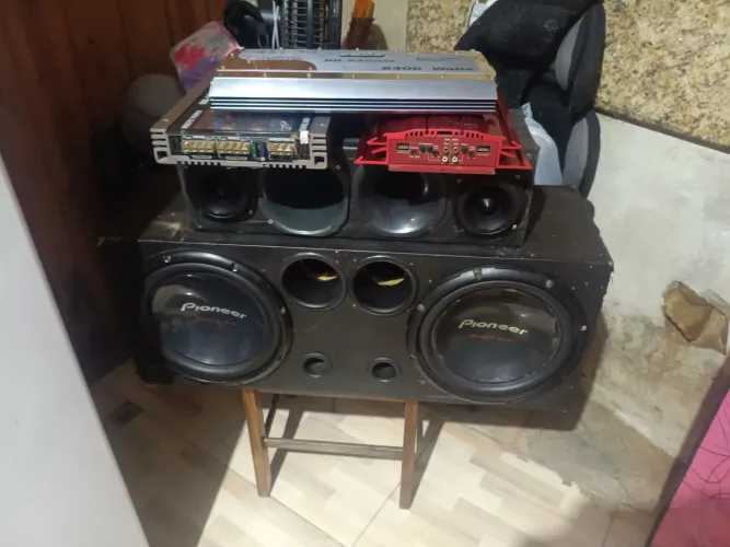 Som automotivo completo