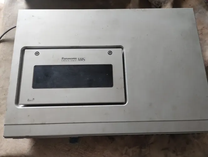 Video K7 Panasonic com detalhes de funcionamento 