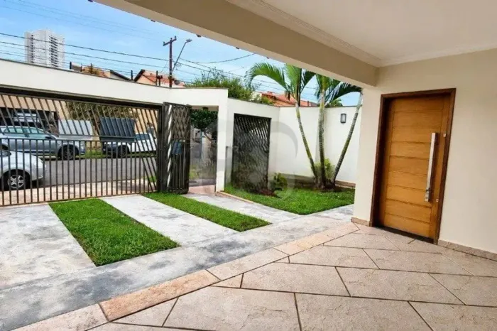 Casa com 3 dormitórios para alugar, 200 m² por R$ 5.500/mês - Universitário - Londrina/PR