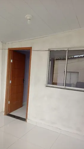 Alugo casa no segundo andar