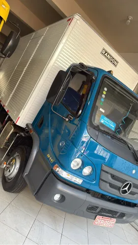 Accelo 815 único dono 