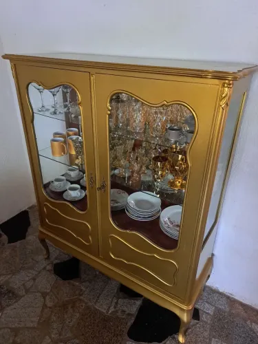 VENDO ESTA LINDA CRISTALEIRA ANTIGA!