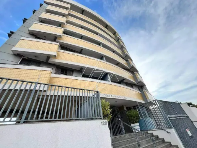 Apartamento com 2 Quartos, 1 Suíte e 2 Vagas à Venda no Edifício Residencial Clélia, Fraga