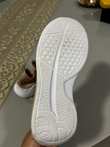 Tênis slip on Petit Jolie Bege