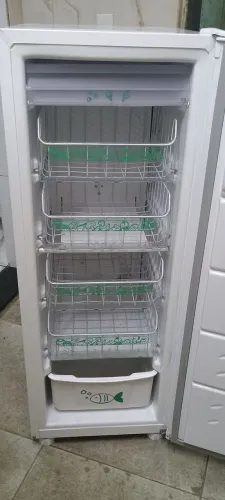 Freezer vertical Consul 121 litros cvu 18. Retirada no local. Não entrego