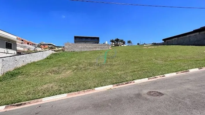 Terreno à venda, 1000 m² por R$ 900.000,00 - Condomínio Villa Lombarda - Valinhos/SP