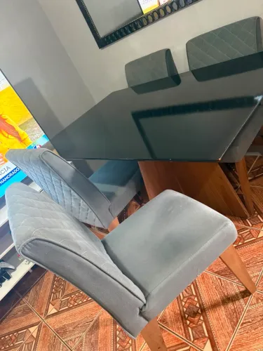 Mesa de 4 cadeiras