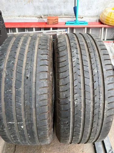 Pneus 275/40r21