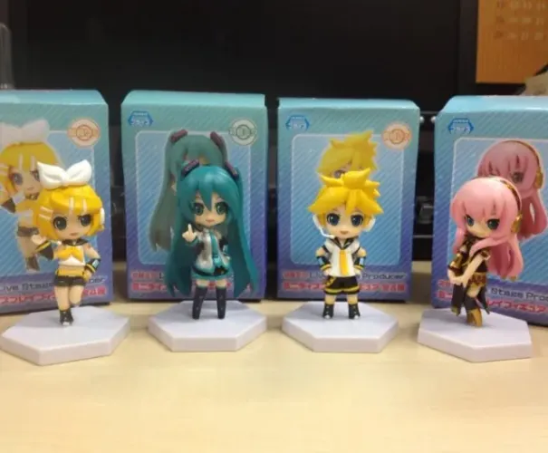 Figures Hatsune Miku Live Stage Mini Display SEGA Kagamine Rin Len Megurine Luka Vocaloid