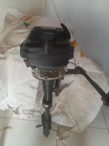 Venho motor barco bufalo 6.5semi novo valor 2.000.00