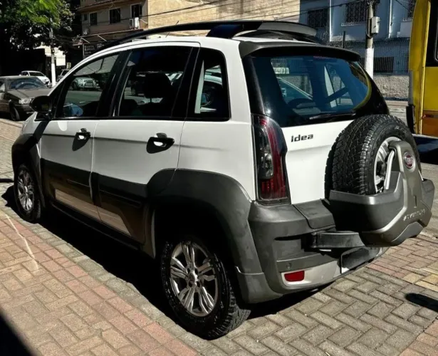 Fiat Idea Adv./ Adv.lock.dualogic 1.8 Flex 5P 2015