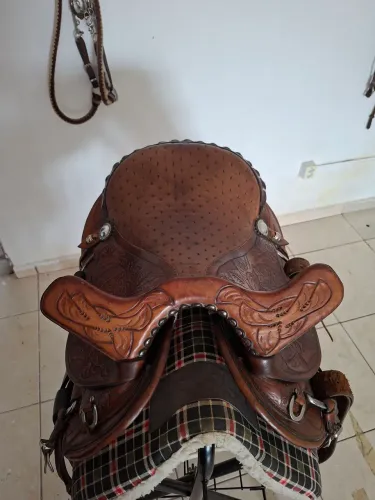 Traia completa pra montaria 