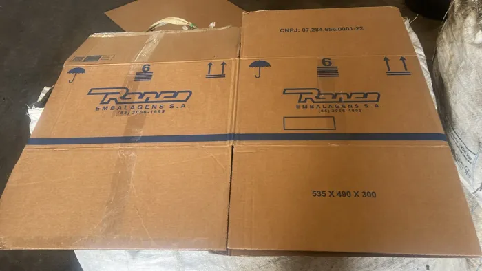 Caixa de papelão Grande