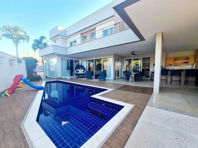 Casa de condomínio sobrado à venda com 274 metros quadrados, 3 suítes Cond. Reserva Real P