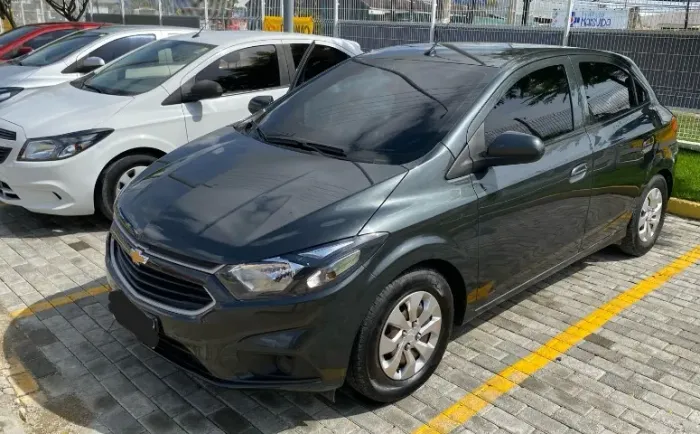ALUGUEL DE CARRO POLO E ONIX
