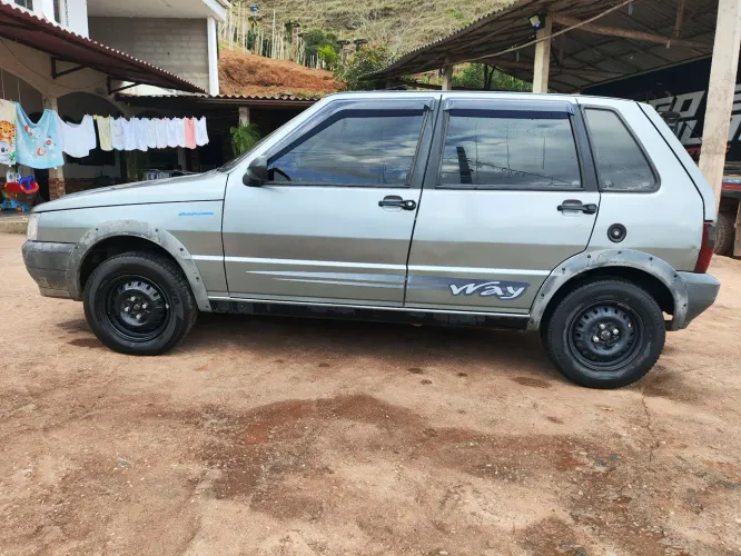 Fiat Uno Mille Celeb. WAY Econ. 1.0 F.flex 4P 2011