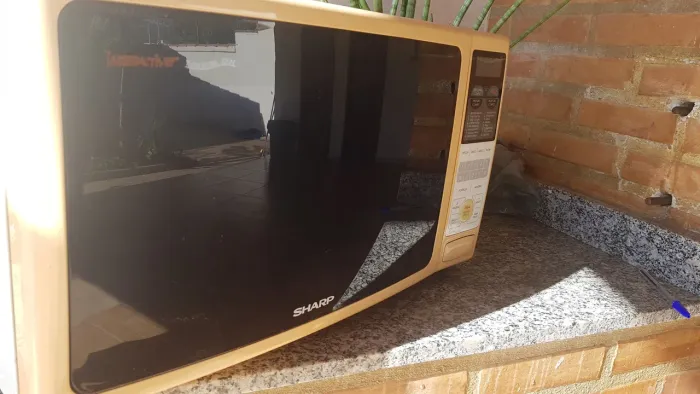 Microondas Sharp 30 litros Com defeito 