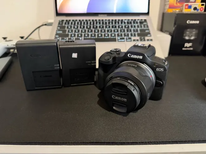 Canon R100 + RF50mm 1.8