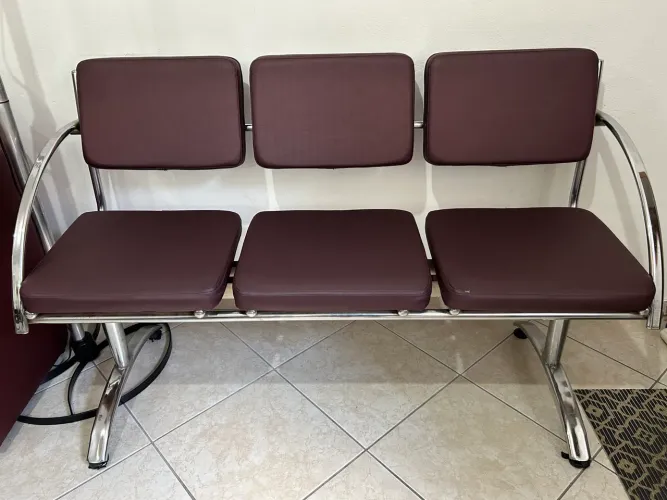 Banco de espera de 3 lugares