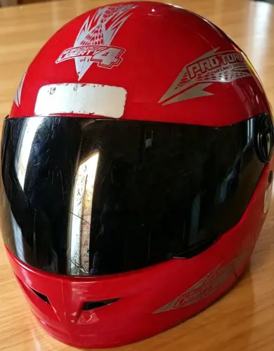 Vendo Capacete.