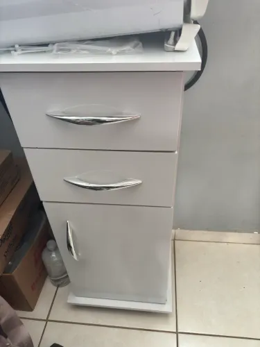 Armário multiuso 