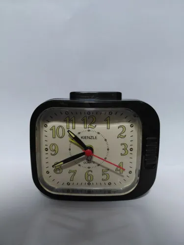 Relógio de Mesa Vintage Kienzle Quartz funcionando