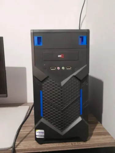 Computador de mesa funcionando, Inel Core i3 + placa de vídeo NVIDIA