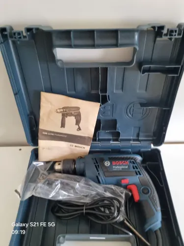 Furadeira profissional Bosch GSB13RE 127V 650W