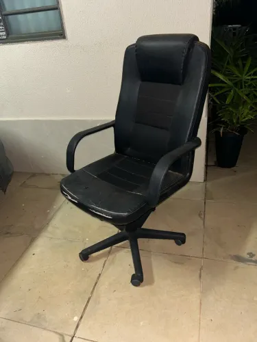Cadeira de escritório preta